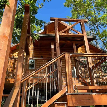 Cricket Hill Treehouse By Amish Country Lodging Millersburg Exterior foto