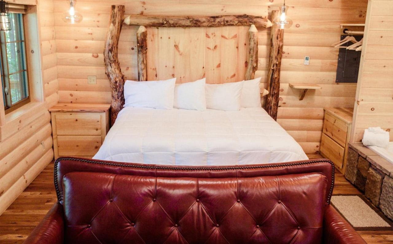 Cricket Hill Treehouse By Amish Country Lodging Millersburg Exterior foto